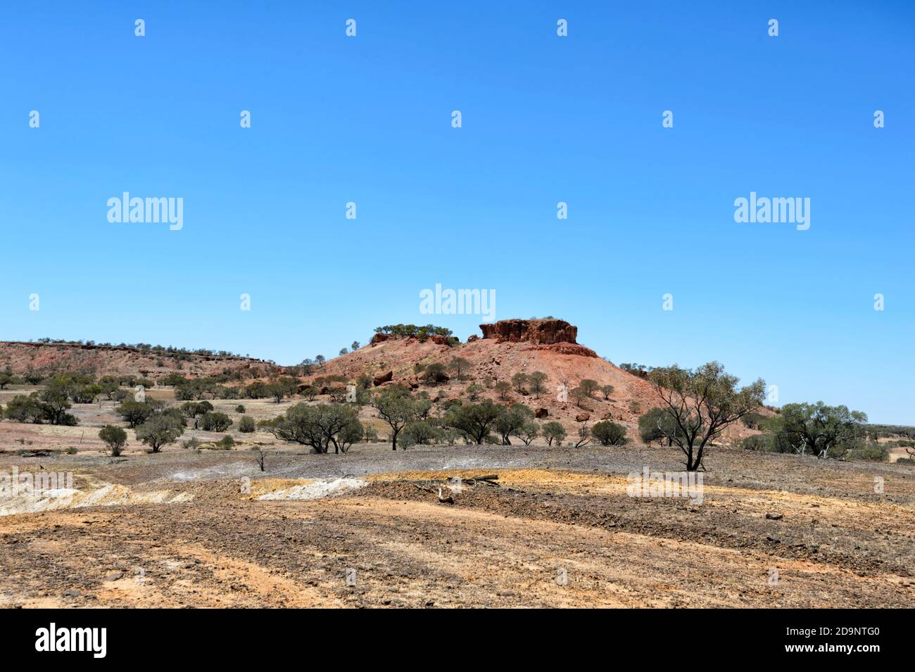Scenic view of mesas at Cawnpore Lookout, Lilleyvale Hills, along the Kennedy Developmental Road, between Boulia and Middleton, Queensland, QLD, Austr Stock Photo