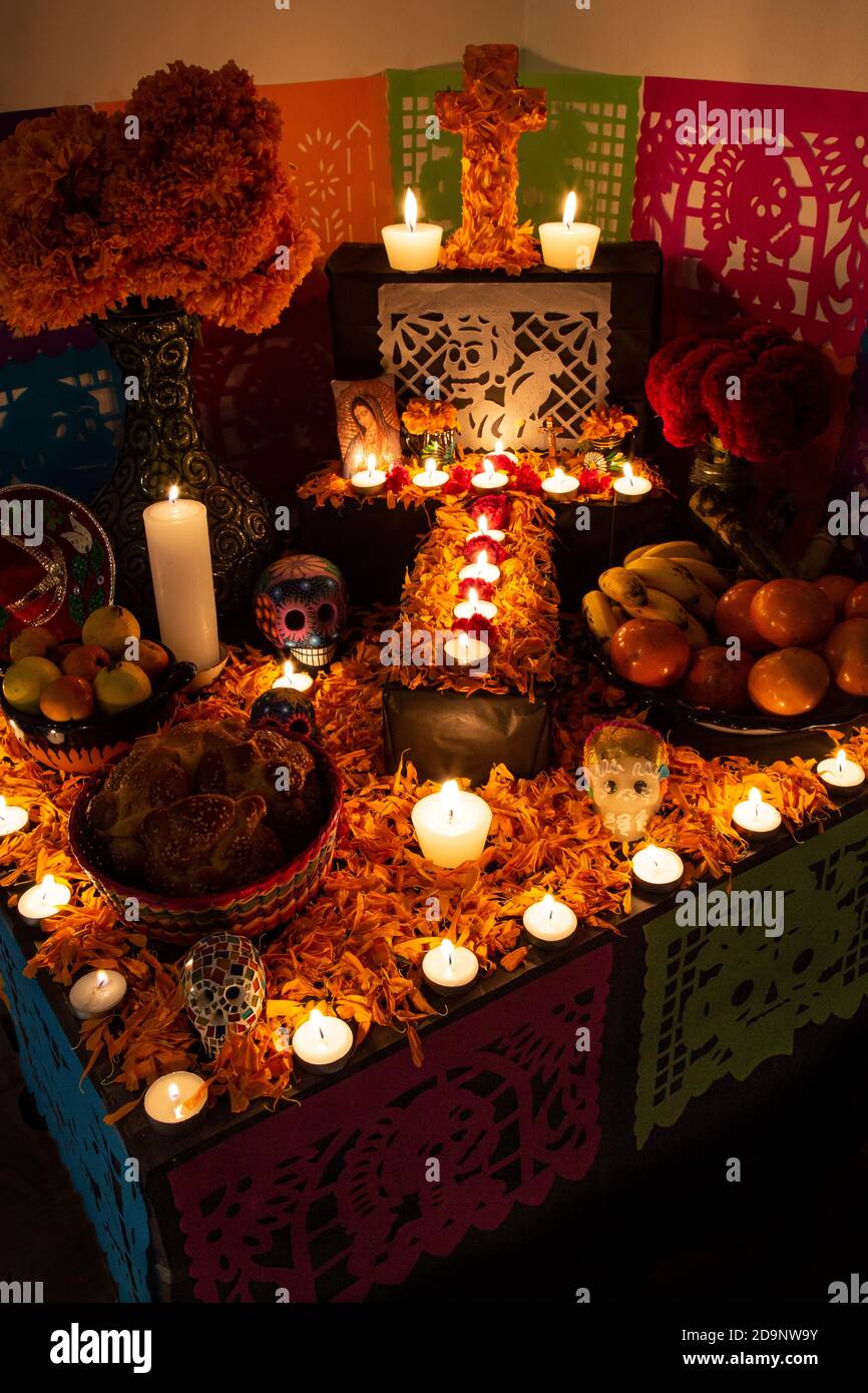 Altar ofrenda hires stock photography and images Alamy