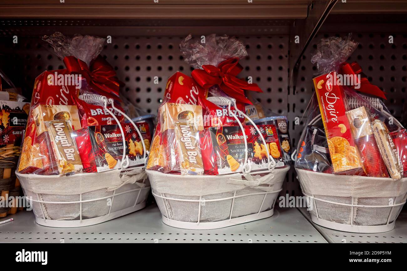 Gift Hamper High Resolution Stock Photography and Images Alamy