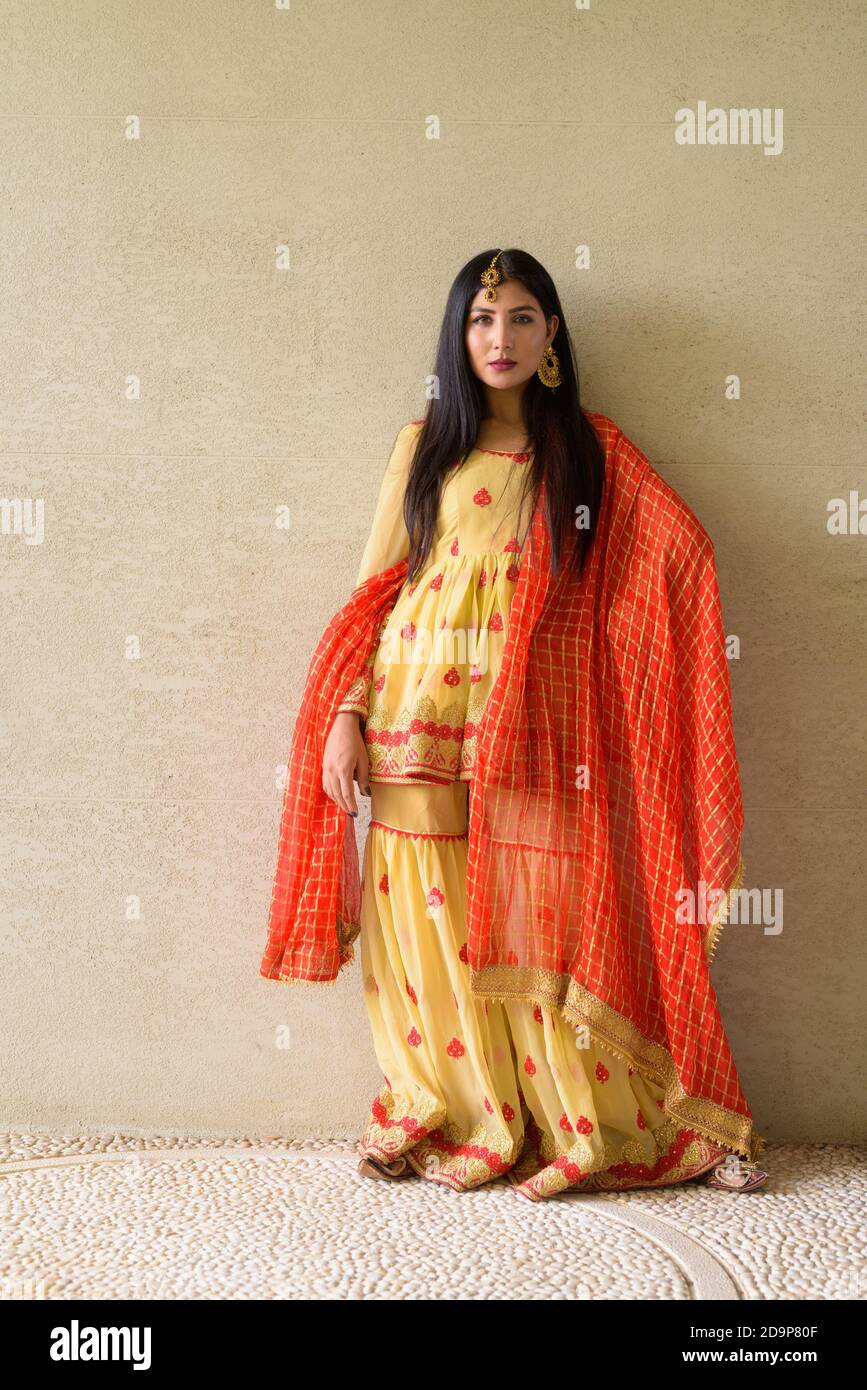 Full traditional dress hi-res stock photography and images - Alamy