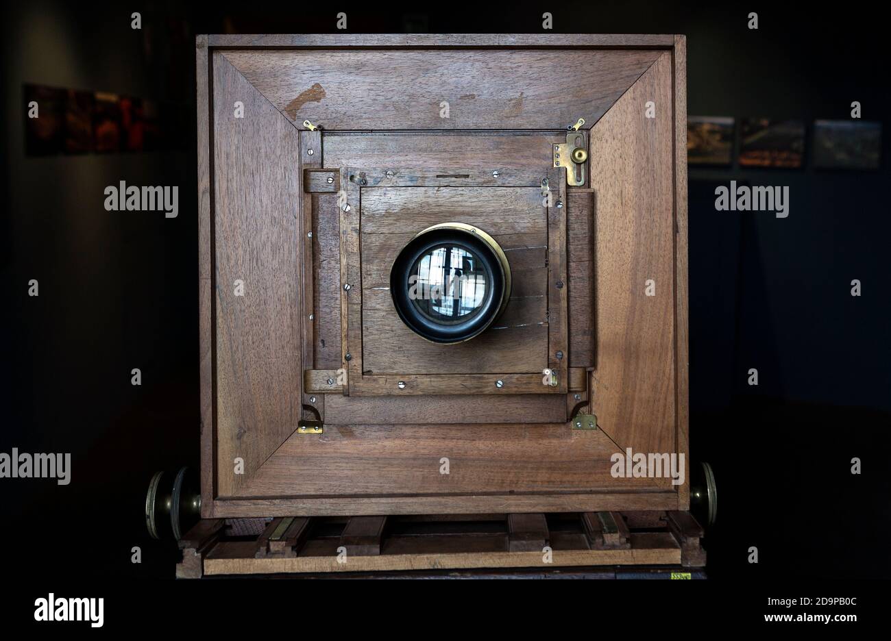 An old-fashioned view camera in the wine museum in Barolo in Piedmont, a region of northern Italy. Stock Photo