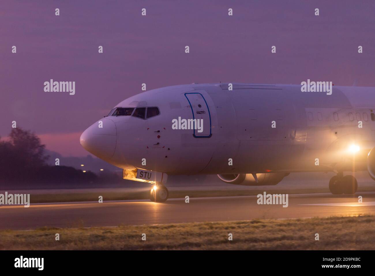 Runway in dawn hi-res stock photography and images - Alamy