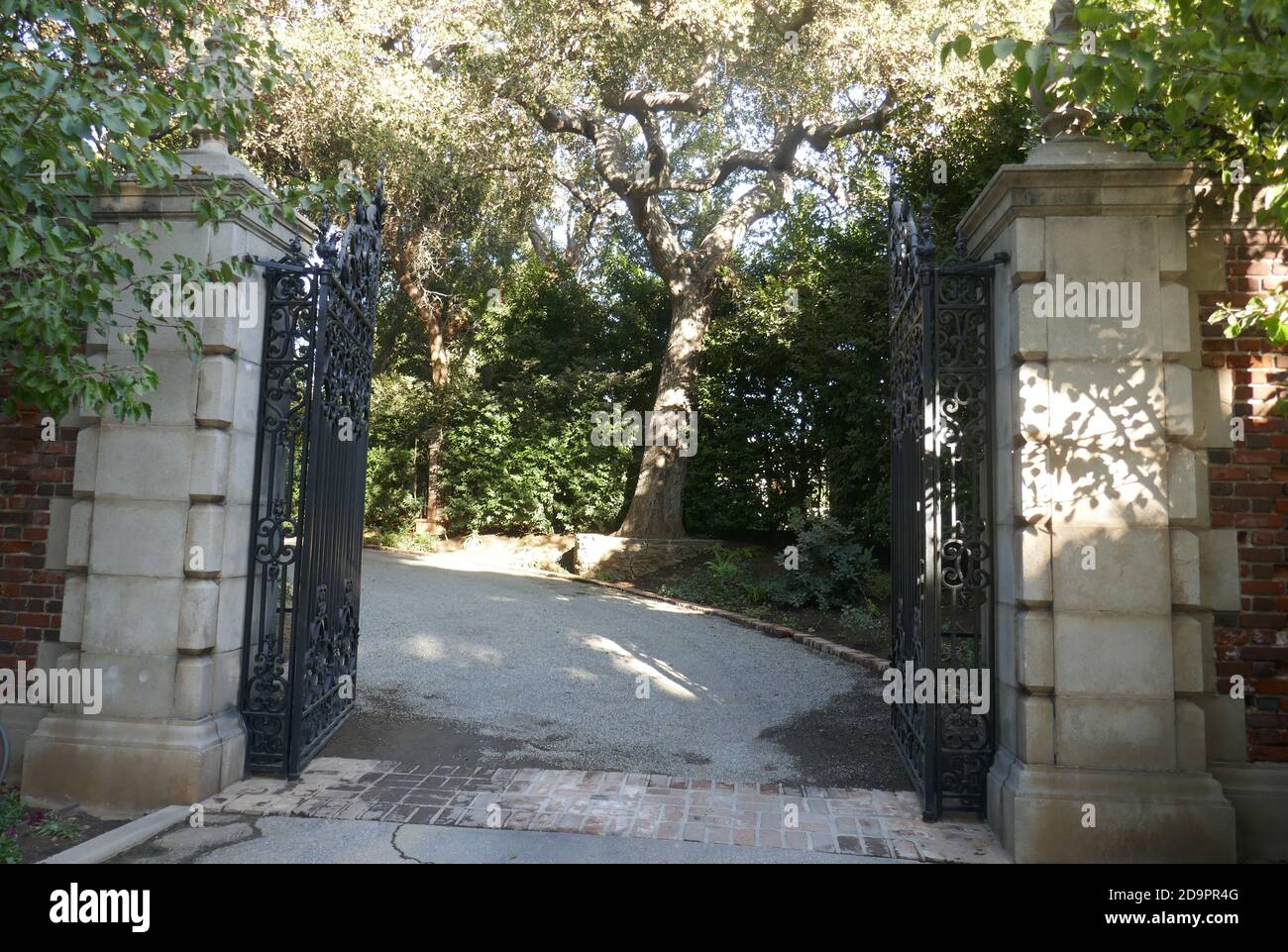 Bruce wayne manor hires stock photography and images Alamy