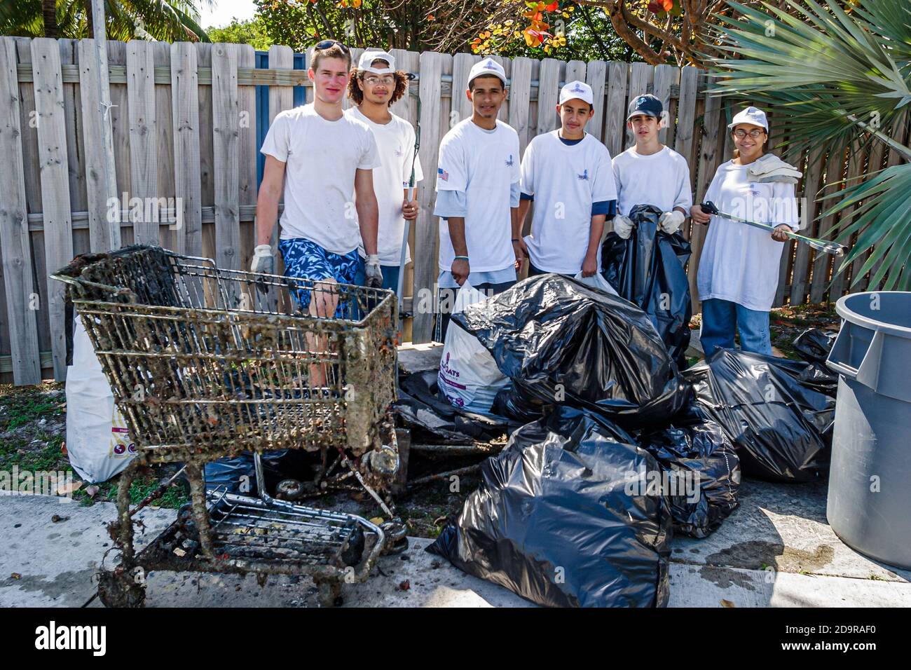 Garbage Cart High Resolution Stock Photography and Images Alamy