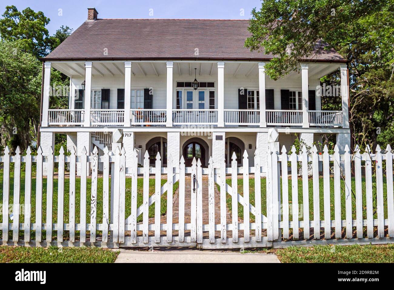 White Picket Gate High Resolution Stock Photography and Images - Alamy