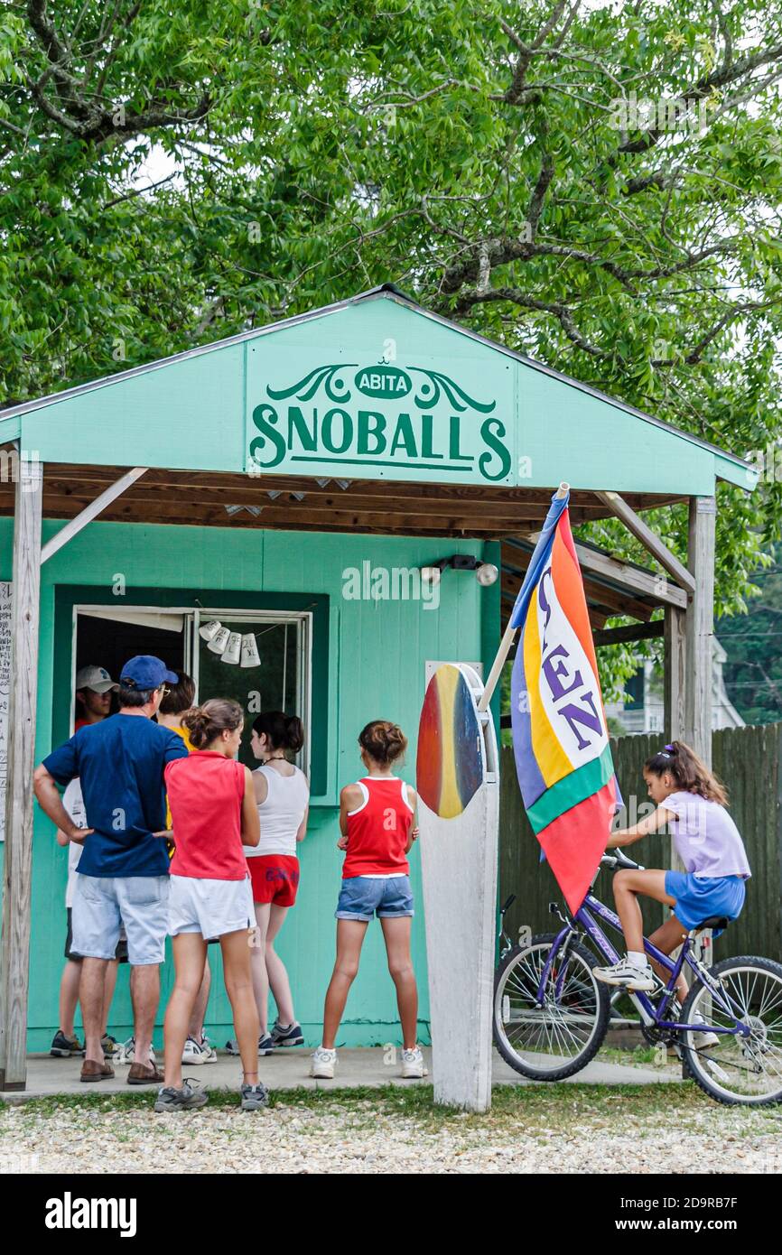 Louisiana Northshore,Abita Springs,Abita Snoballs ice cream stand along Tammany Trace bike trail,customers line queue, Stock Photo