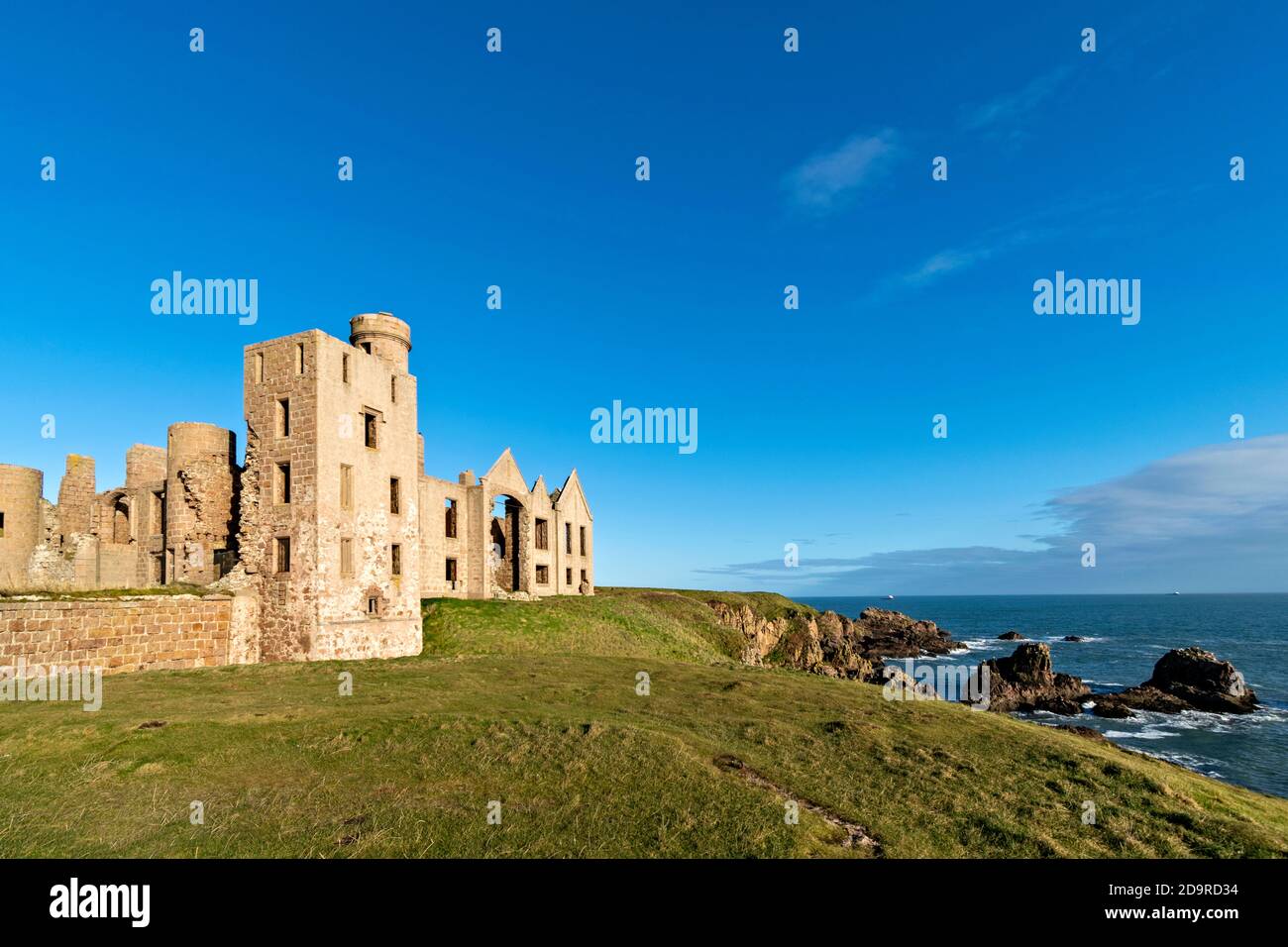 SLAINS CASTLE CRUDEN BAY ABERDEENSHIRE SCOTLAND A CASTLE HIGH ON THE