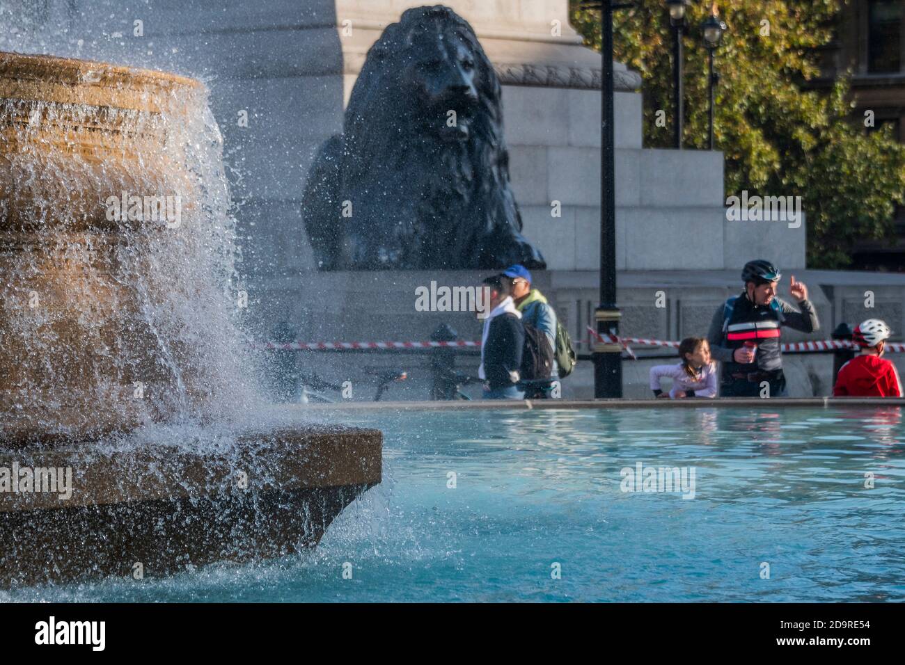 London, UK. 07th Nov, 2020. The second lockdown is underway but Trafalgar Square is fairly busy with visitors, some of whom have cycled but many must have come by public transport. The number of visitors does not appear to be dramatically reduced despite the increasing of Coronavirus (COVID-19) lock-down restrictions. Credit: Guy Bell/Alamy Live News Stock Photo