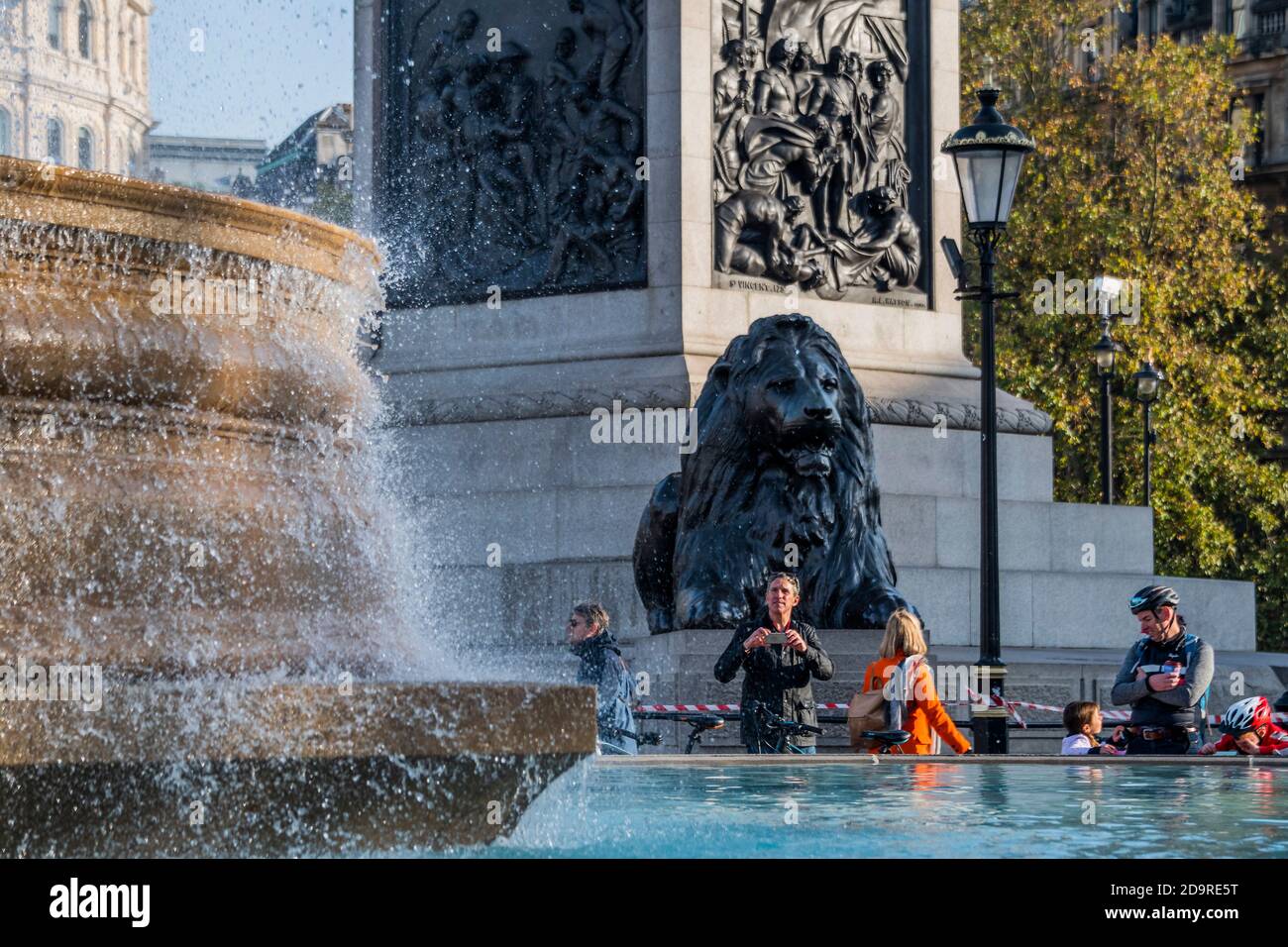 London, UK. 07th Nov, 2020. The second lockdown is underway but Trafalgar Square is fairly busy with visitors, some of whom have cycled but many must have come by public transport. The number of visitors does not appear to be dramatically reduced despite the increasing of Coronavirus (COVID-19) lock-down restrictions. Credit: Guy Bell/Alamy Live News Stock Photo