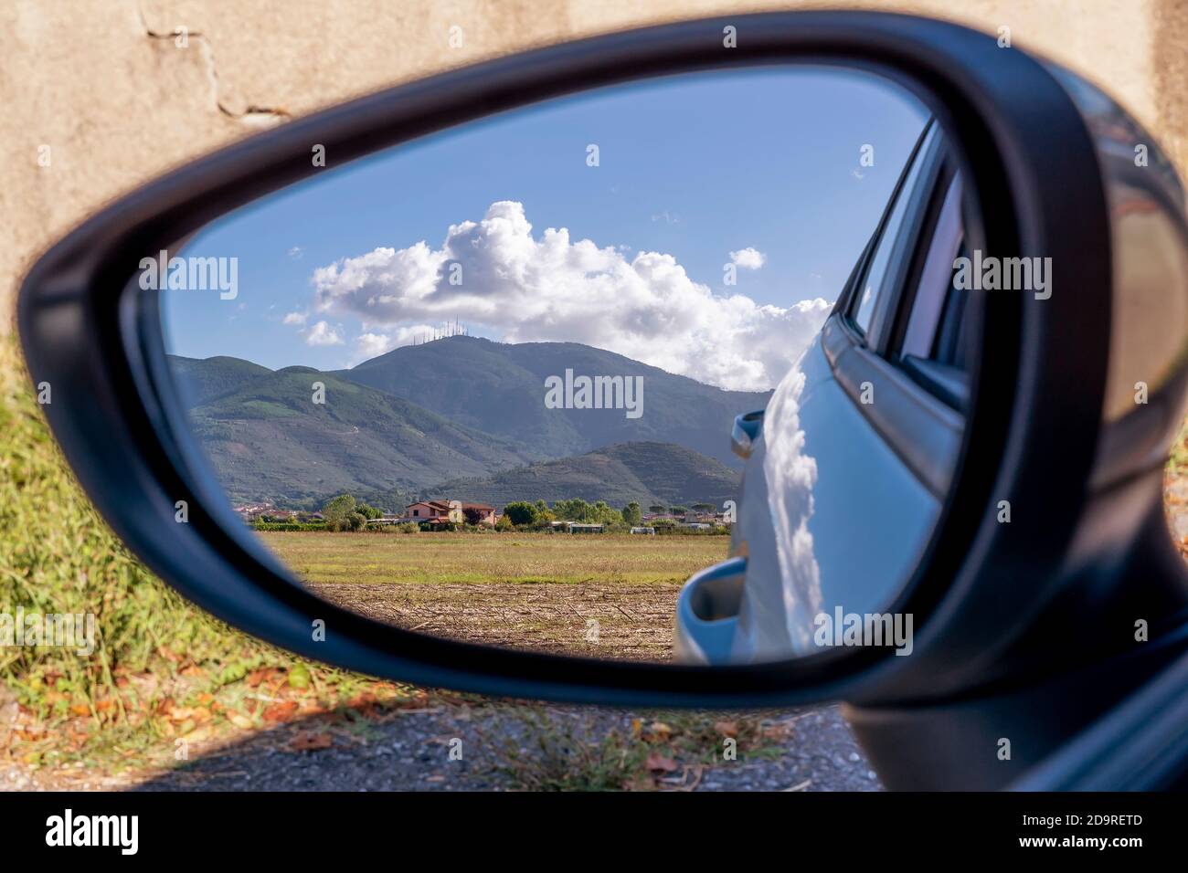 Car motion side view hi-res stock photography and images - Alamy