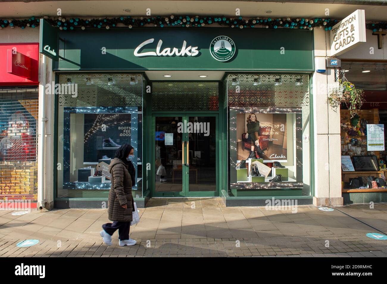 clarks factory shop street opening times