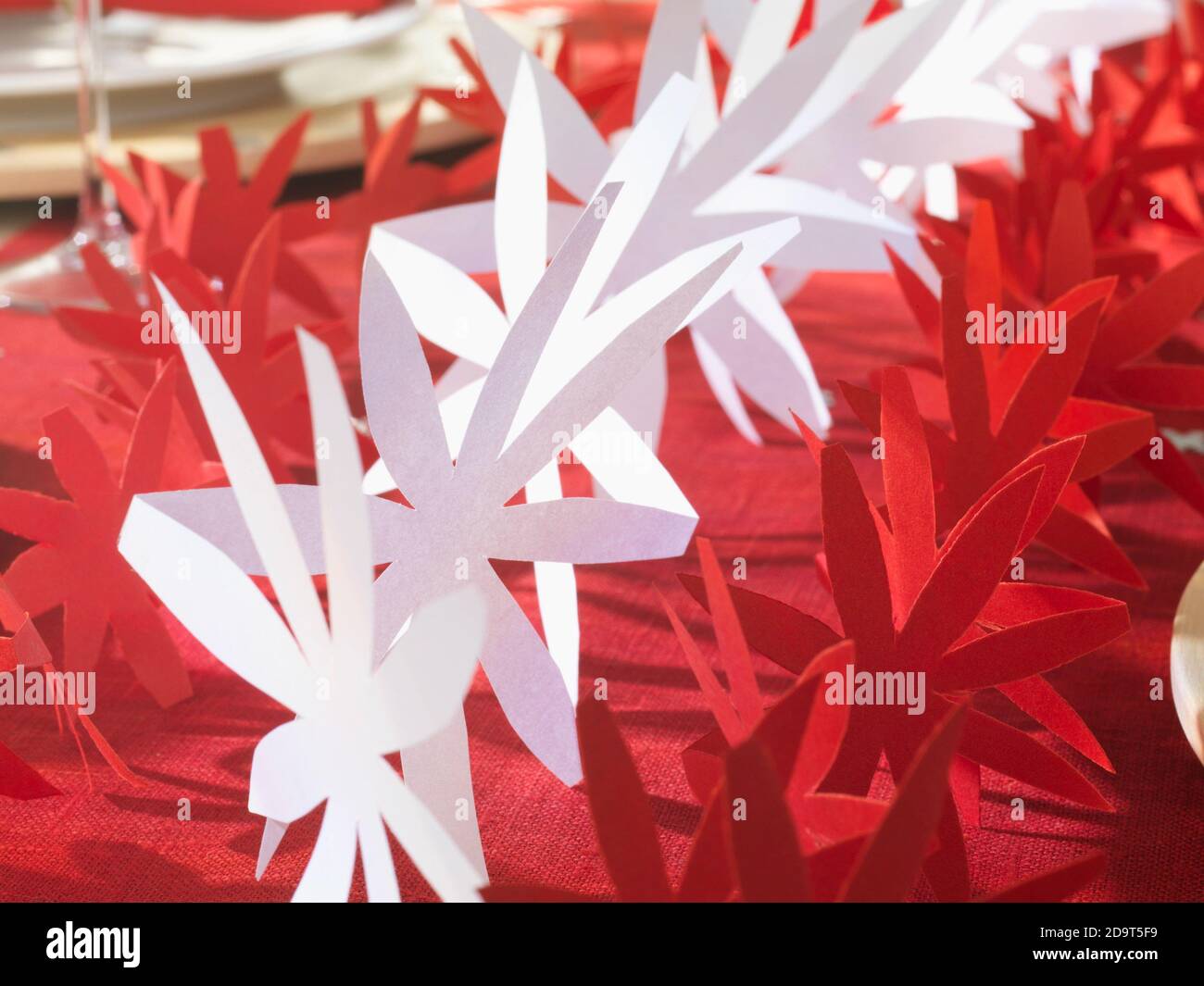 Paper garland hi res stock photography and images Alamy