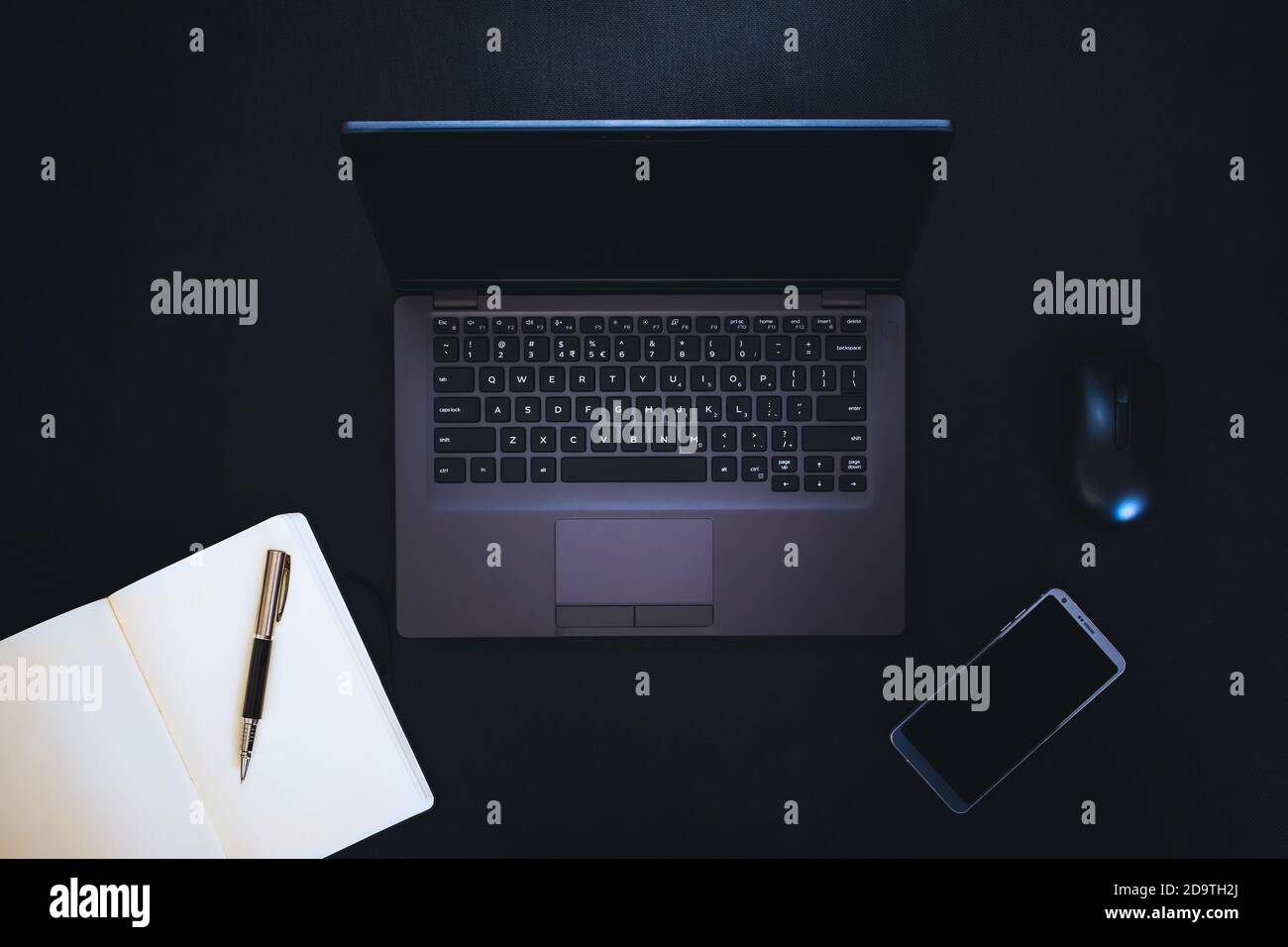Office setup hi-res stock photography and images - Alamy
