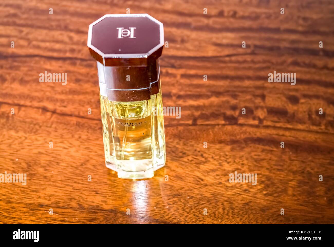 Mens fragrance hi-res stock photography and images - Page 6 - Alamy