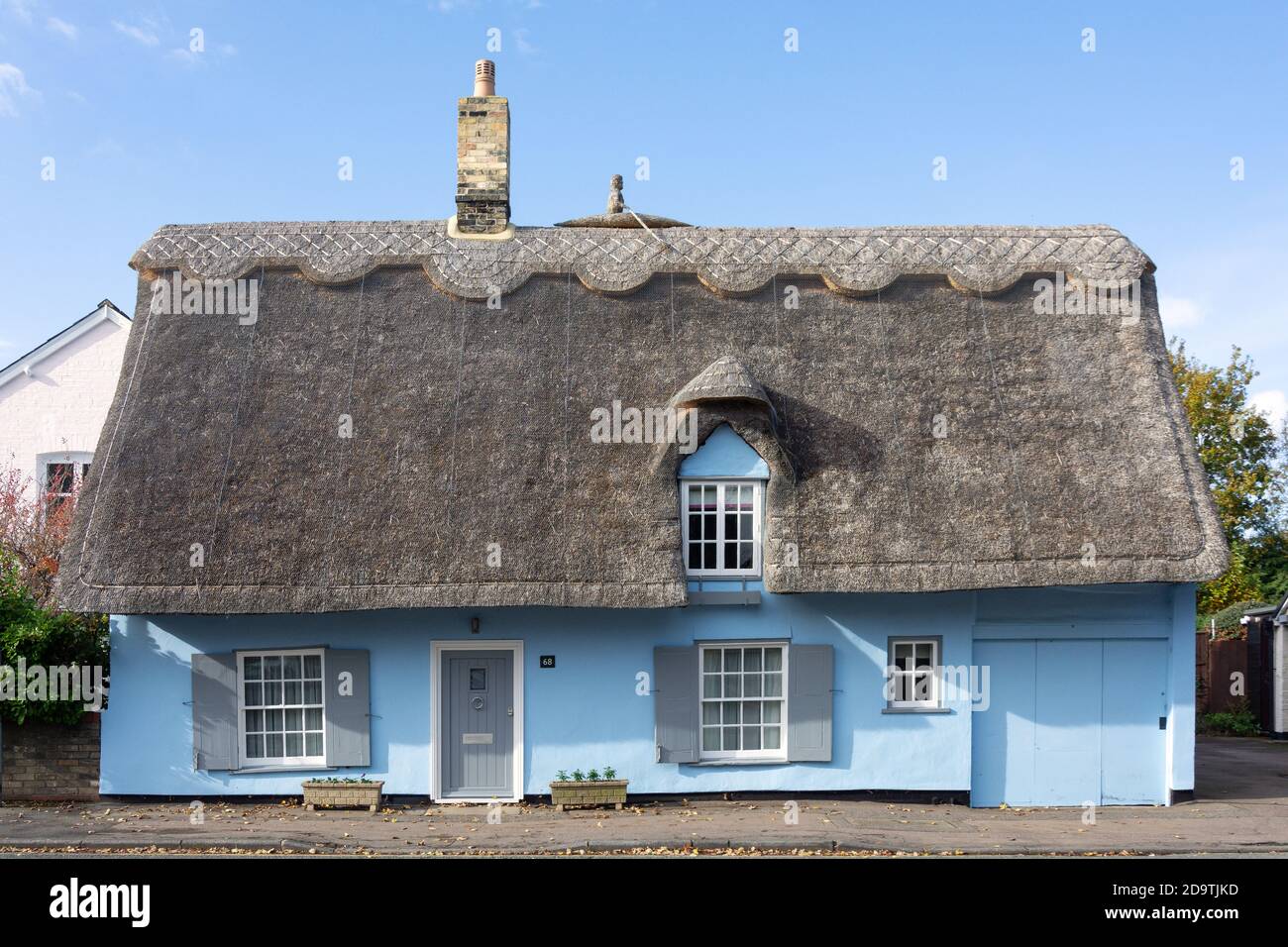 Thatched cottage, High Street, Great Shelford, Cambridgeshire, England, United Kingdom Stock Photo