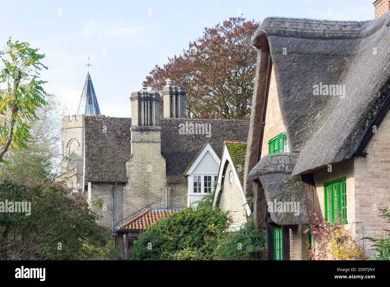 Period cottages and St Mary's Church, High Street, Great Shelford, Cambridgeshire, England, United Kingdom Stock Photo