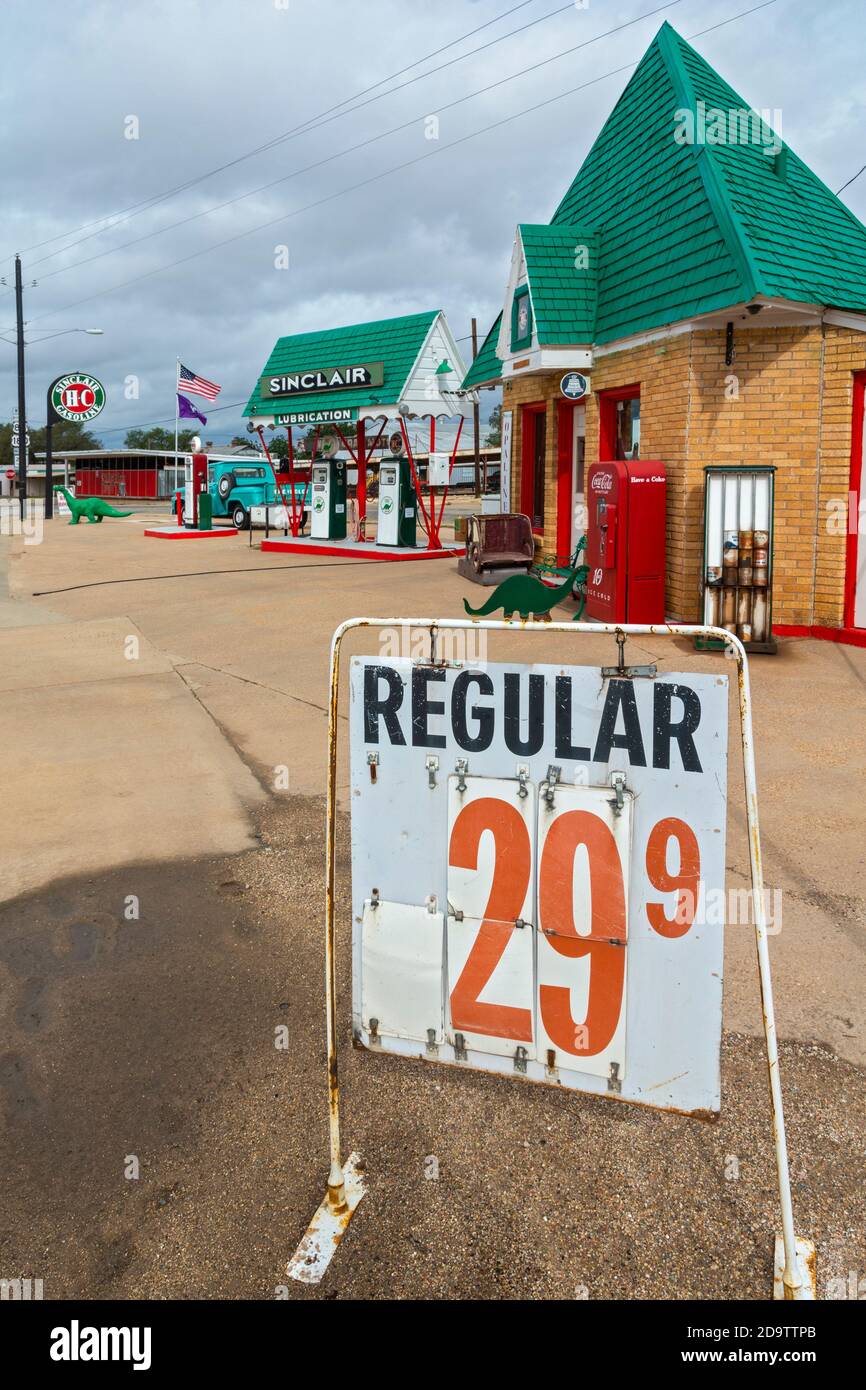 Texas, Scurry County, Snyder, restored (no gas) triangle shaped, 1935