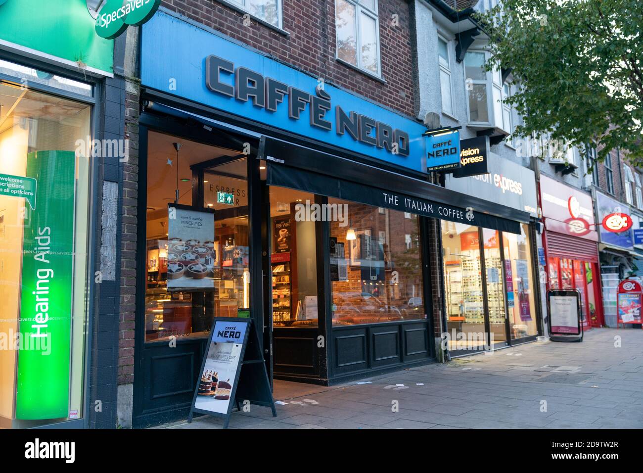 LONDON, ENGLAND - NOVEMBER 7, 2020:  A Caffè Nero coffee shop branch in Ruislip, London during the COVID-19 lockdown 2.0 pandemic - 002 Stock Photo