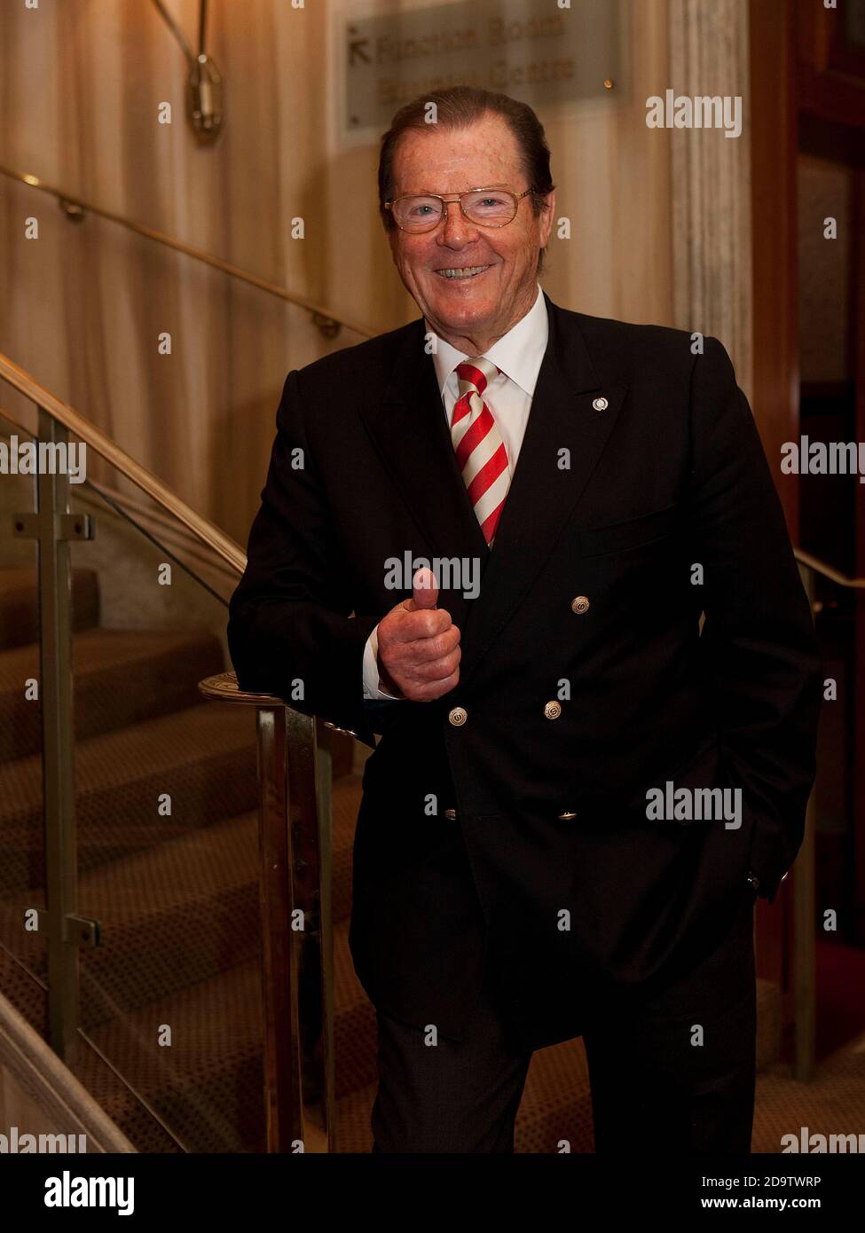 Roger Moore at the Sheraton Park Tower,London 9th April 2009 Stock Photo