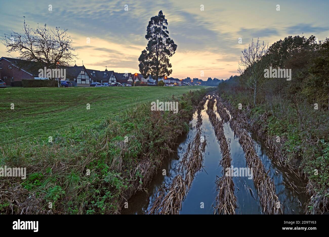 The River Crouch from the one time concrete cattle crossing bridge