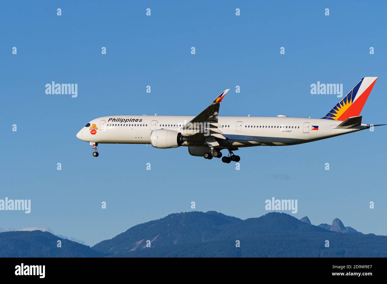 Richmond, British Columbia, Canada. 7th Nov, 2020. A Philippine Airlines Airbus A350-900 jet (RP-C3507) airborne on final approach for landing at Vancouver International Airport. Credit: Bayne Stanley/ZUMA Wire/Alamy Live News Stock Photo
