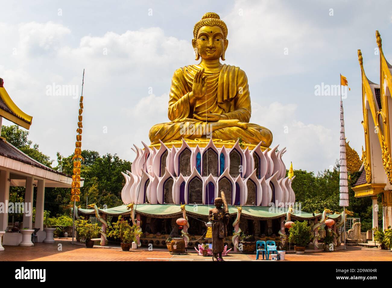 Wat Samphran Dragon temple in Nakhon Pathom Stock Photo Alamy