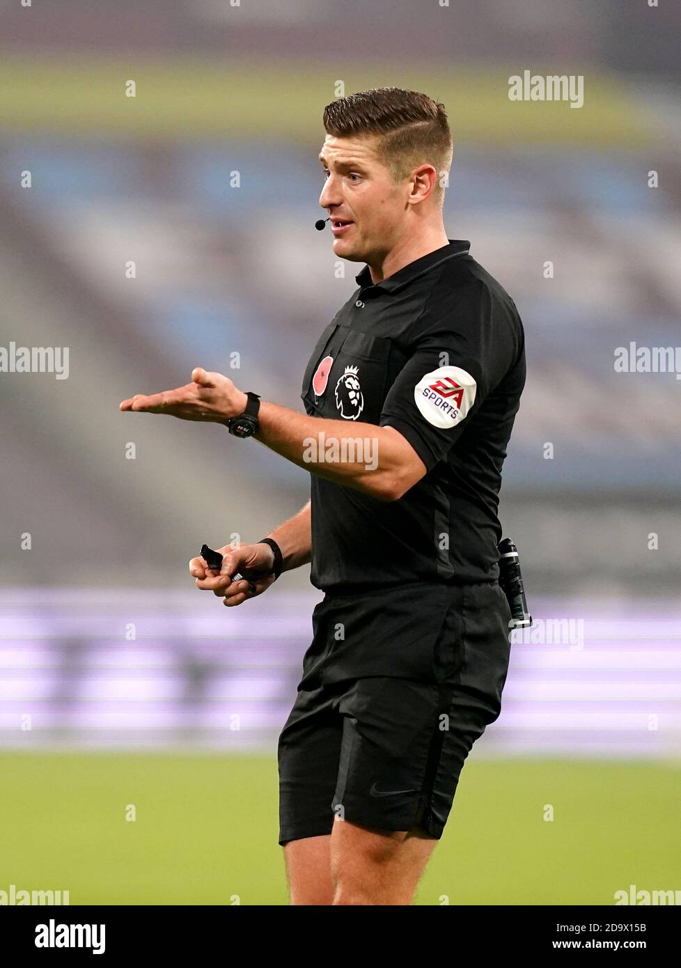 Referee Robert Jones during the Premier League match at the London ...