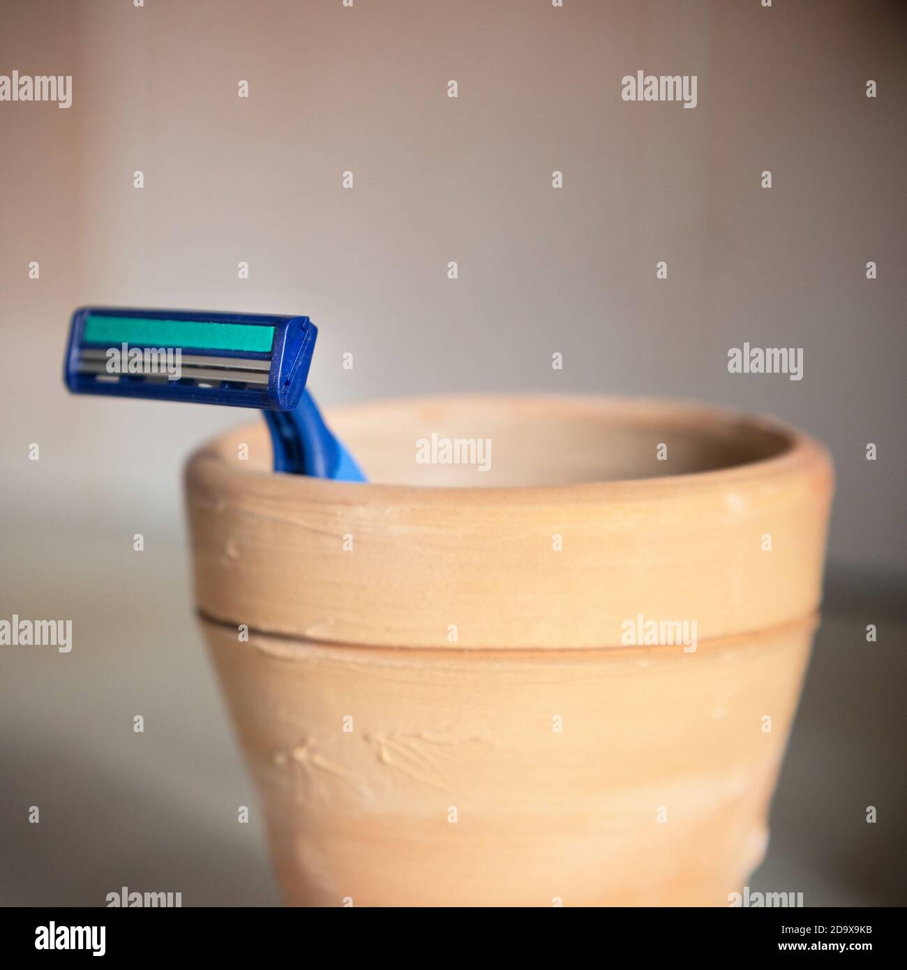 Razor glass hi-res stock photography and images - Alamy