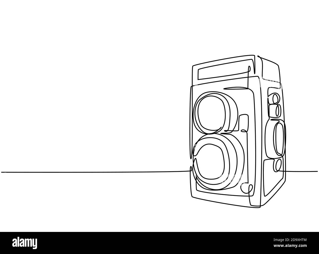 Single continuous line drawing of of old vintage analog twin lens camera medium format. Retro classic photography equipment concept one line graphic Stock Vector