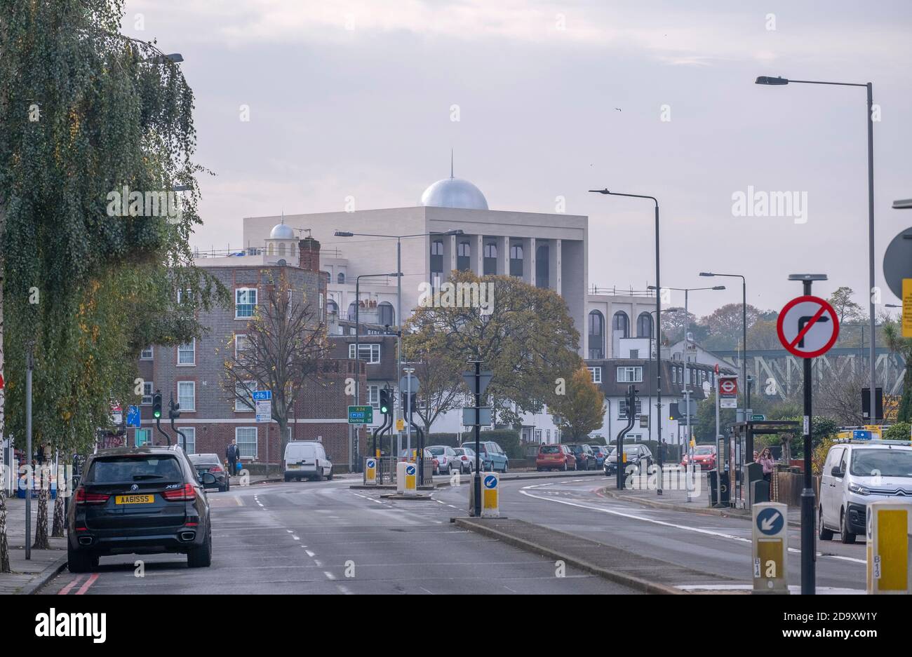 London Road, Morden, UK. The Baitul Futuh Mosque in the London suburb of Morden, one of the largest mosques in western Europe Stock Photo