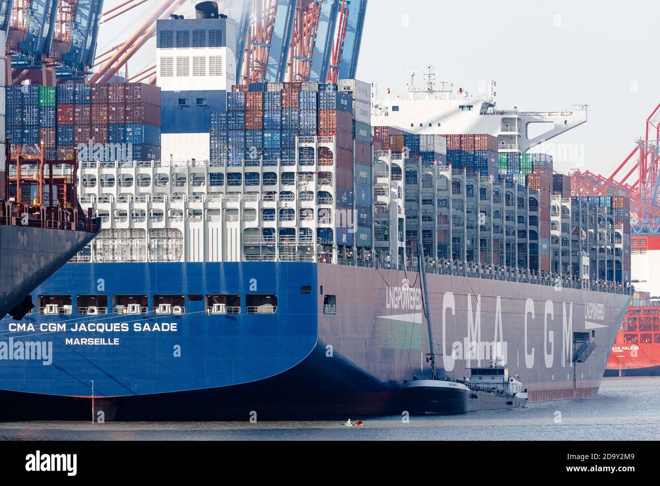 Hamburg, Germany. 08th Nov, 2020. The "CMA CGM Jacques Saade", the ...