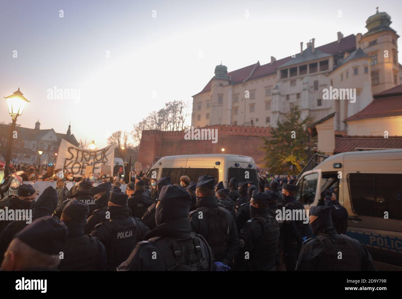 Krakow, Poland. 7 November, 2020.  Police blocking Pro-Choice activists during another day of protests in Krakow's Old Town. Pro-Choice and women's rights activists and their supporters organised on Saturday evening another anti-government protest in Krakow to express their anger at the Supreme Court ruling in relation to abortion laws.. Credit: ASWphoto/Alamy Live News Stock Photo