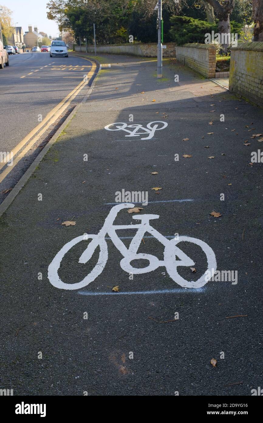 Pavement markings hires stock photography and images Alamy