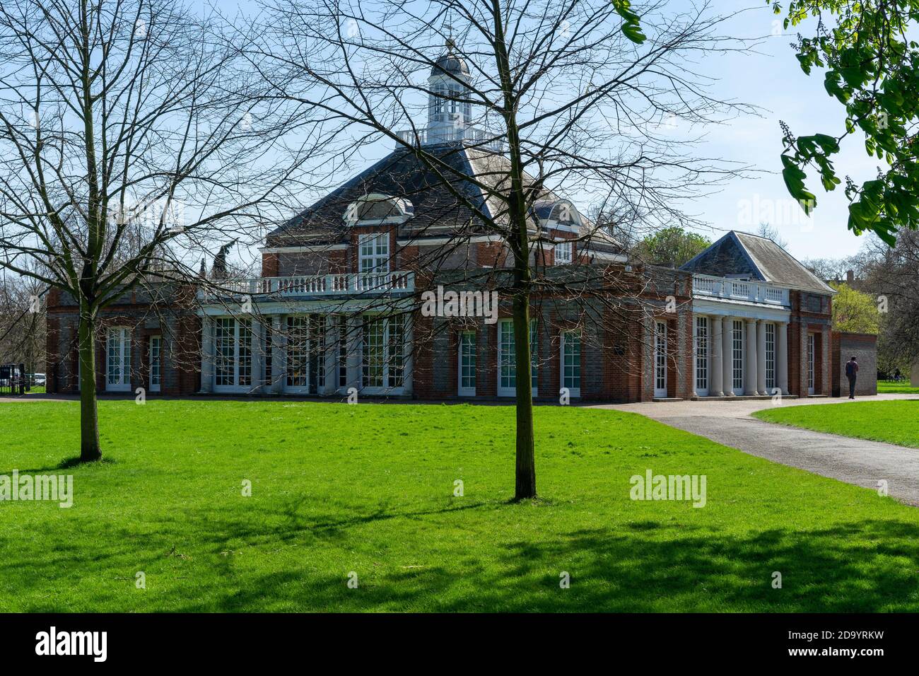 Serpentine Gallery London Stock Photo Alamy