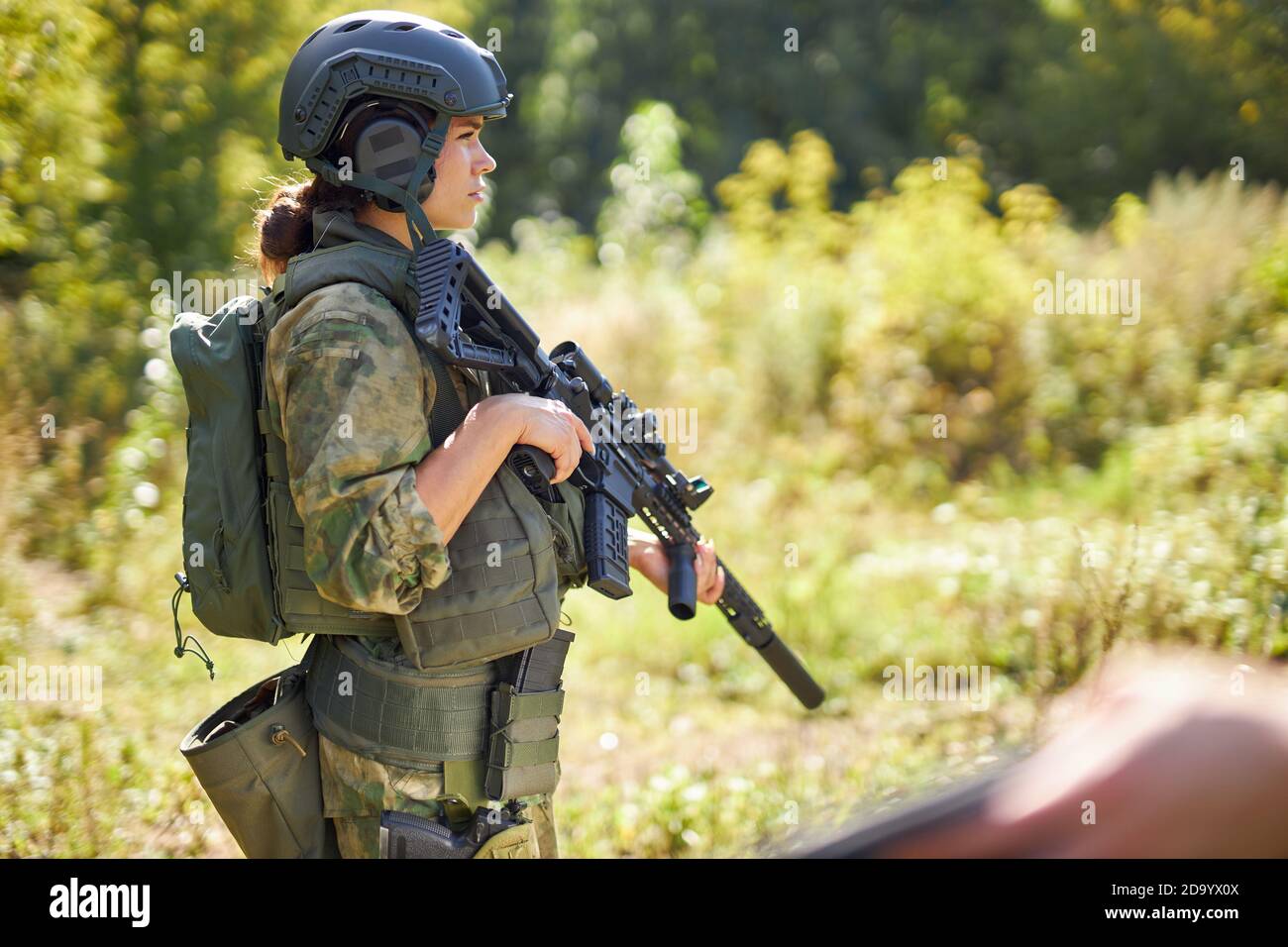 Military couple in uniform standing hi-res stock photography and images ...