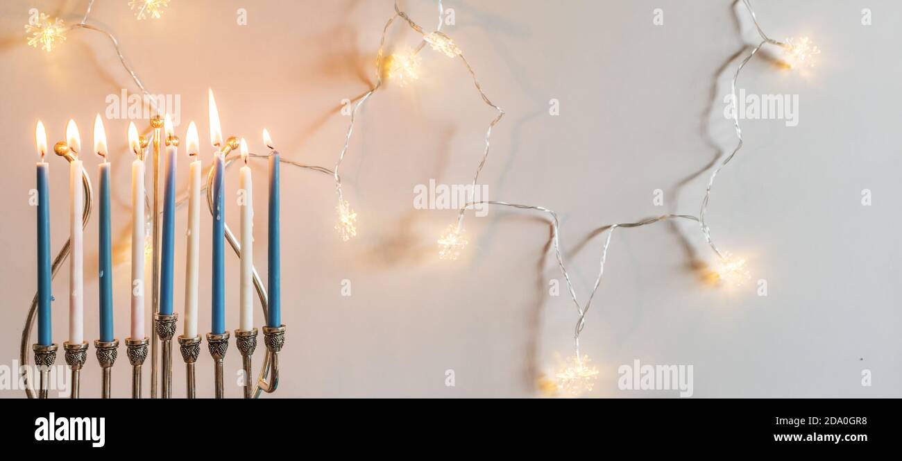 Decorative lampstand hires stock photography and images Alamy