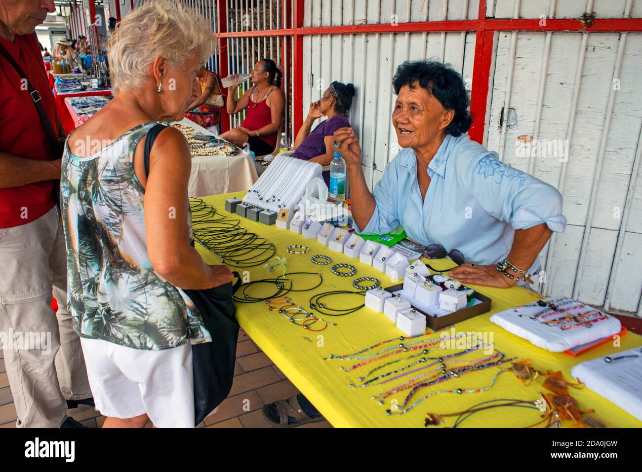 Tahiti pearl market hi-res stock photography and images - Alamy