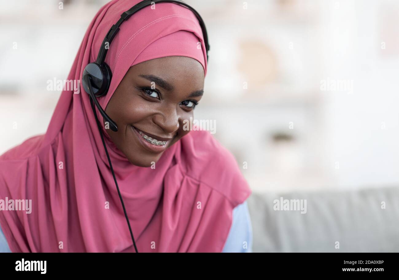 Muslim operator hi-res stock photography and images - Alamy