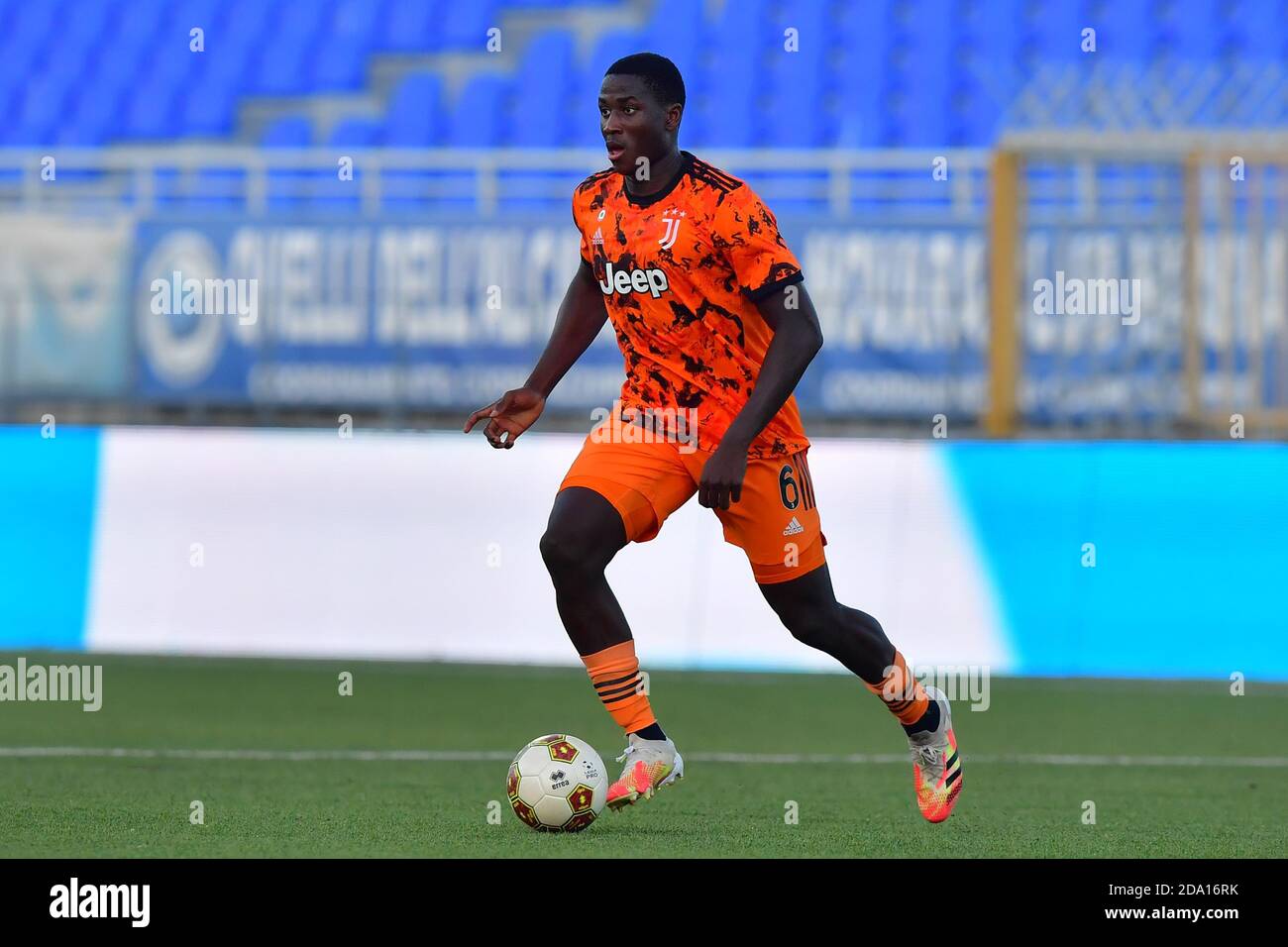 Novara, Italy. 08th Nov, 2020. Daouda Peeters (#6 Juventus U23) during the  Italian Serie C match between Novara Calcio 1908 and FC juventus U23  Cristiano Mazzi/SPP Credit: SPP Sport Press Photo. /Alamy