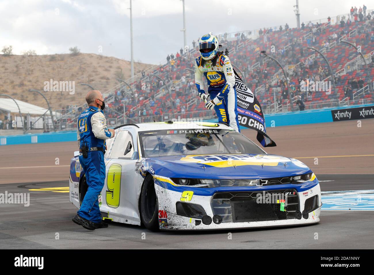 Avondale, Arizona, USA. 8th Nov, 2020. Chase Elliott (9) wins the NASCAR Cup Series Championship at Phoenix Raceway in Avondale, Arizona