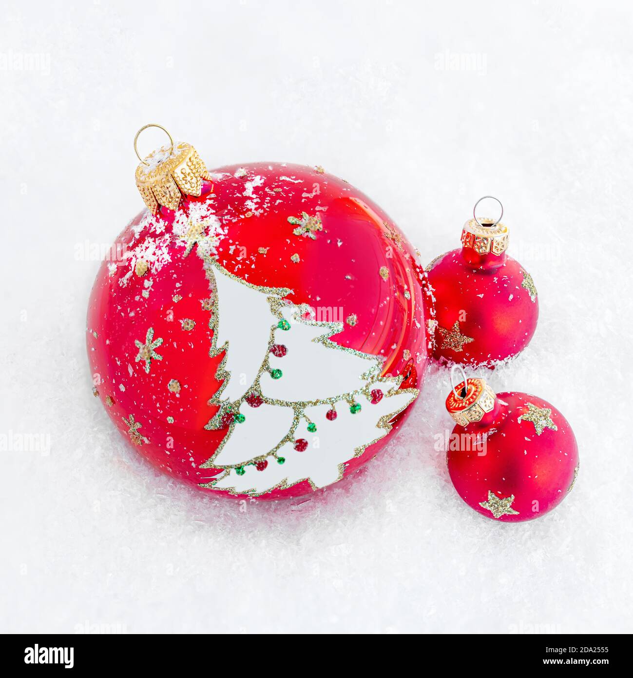 Green red tinsel hi-res stock photography and images - Page 21 - Alamy