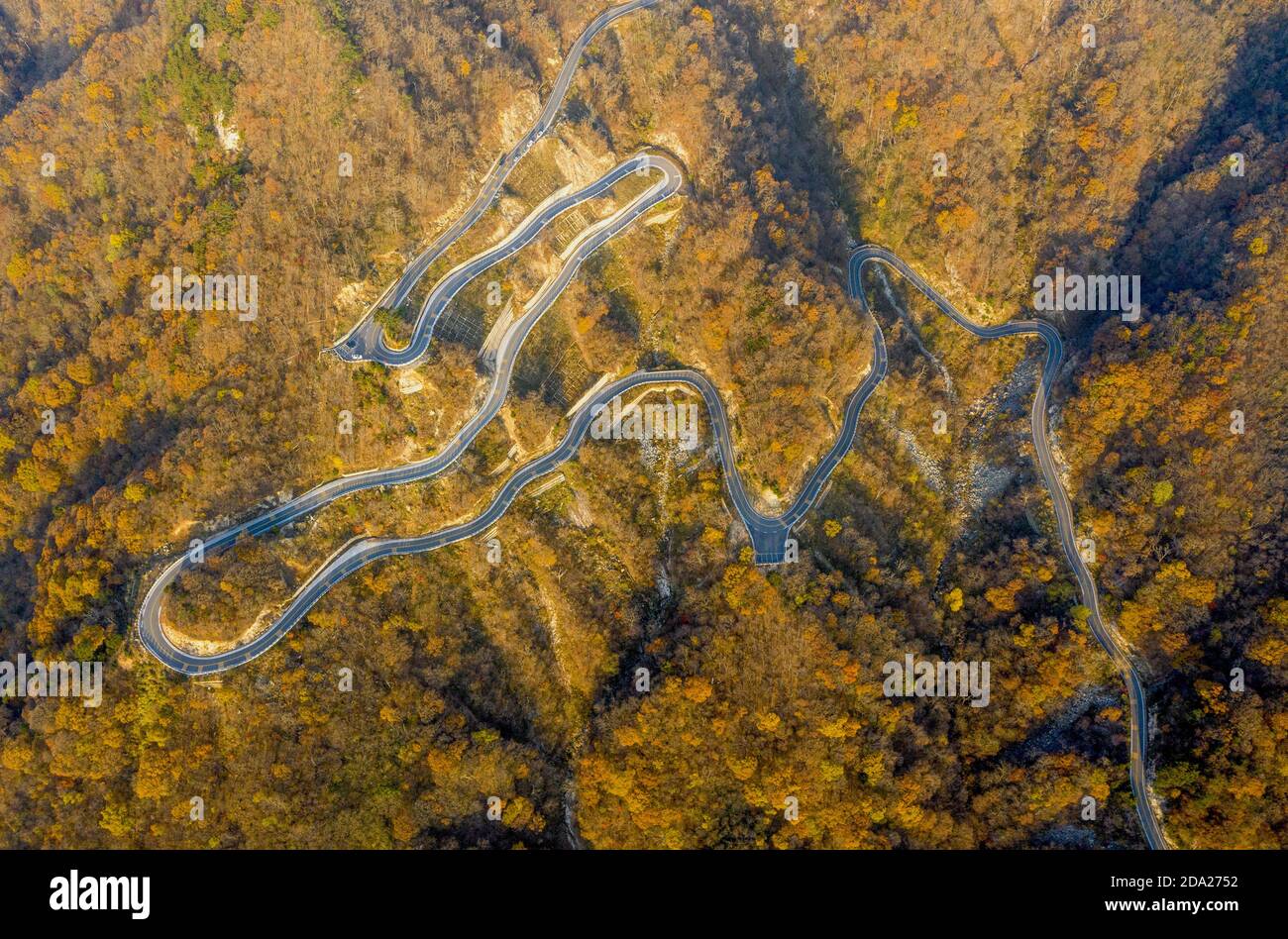 Luan China 08th Nov 2020 The Road Like A Ribbon In The Colorful