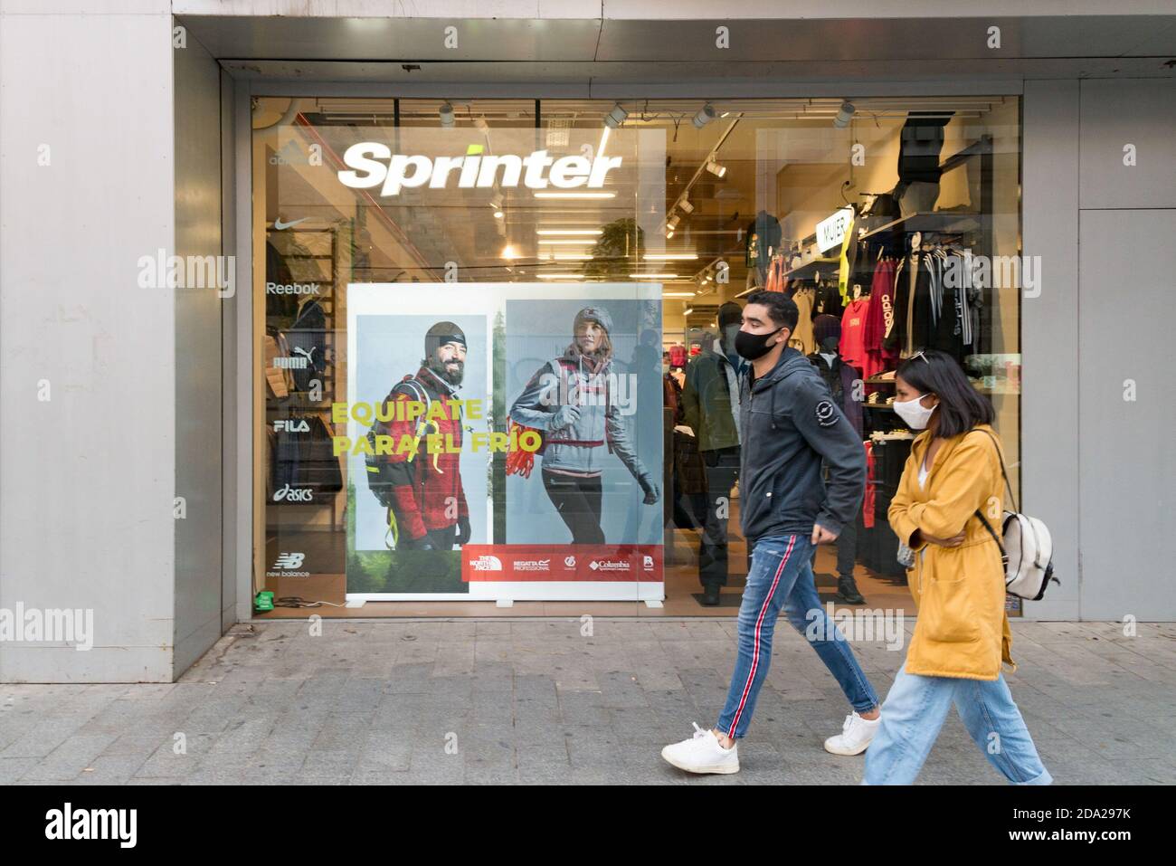 People Walk Past Fashion Store High Resolution Stock Photography and Images  - Alamy