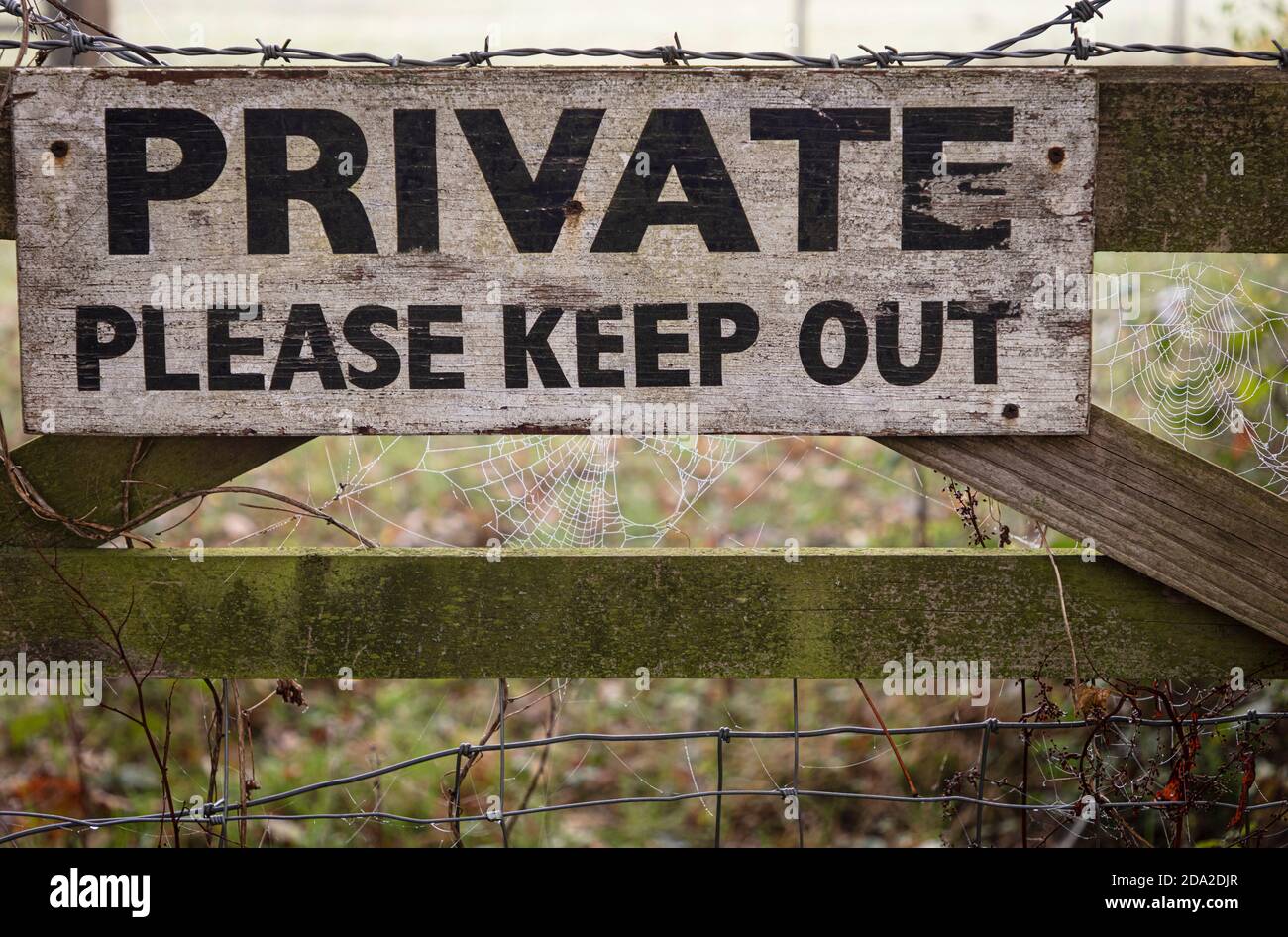 Please keep out sign hi-res stock photography and images - Alamy