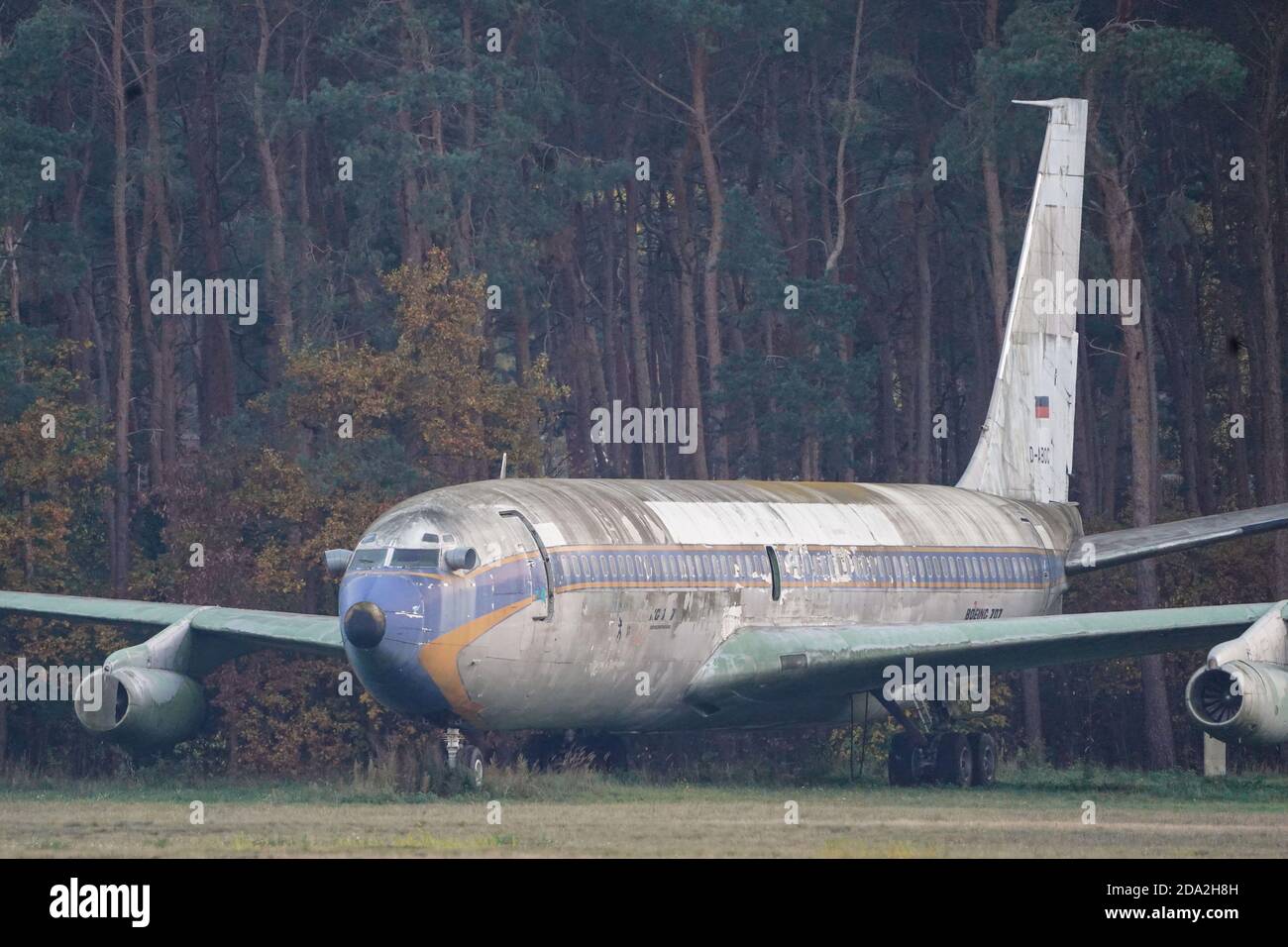 BOEING707 ボーイング Lufthansa&Luftwaffe ドイツ Lufthansa boeing 707 hi-res stock photography and images - Alamy