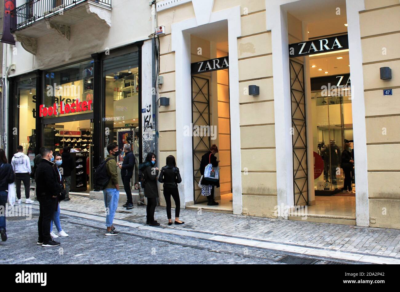 Shopping bag of zara hi-res stock photography and images - Alamy