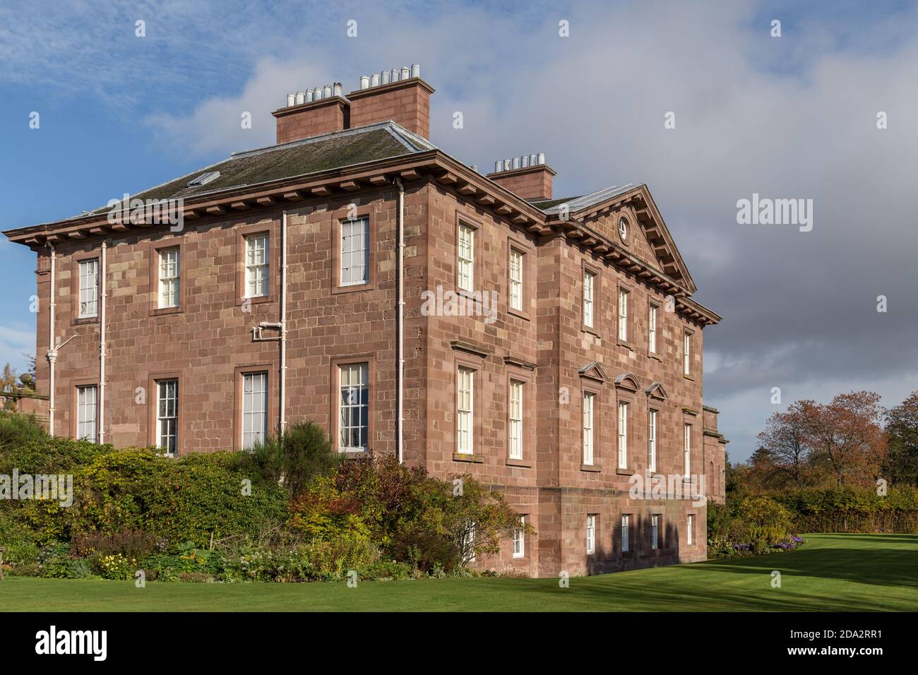 18th century country house hi-res stock photography and images - Alamy
