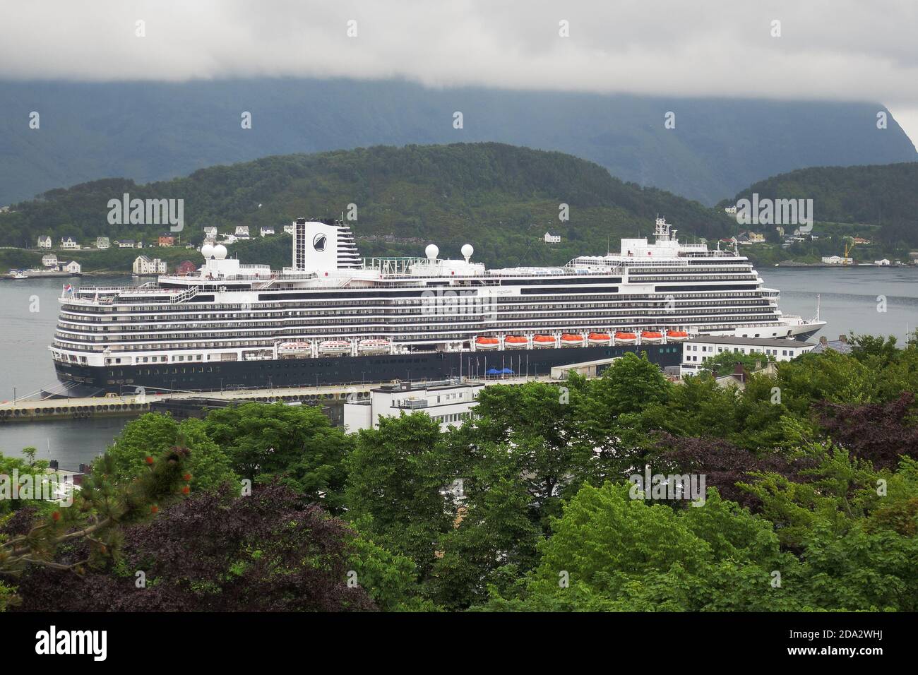 Alesund cruise boat hi-res stock photography and images - Alamy
