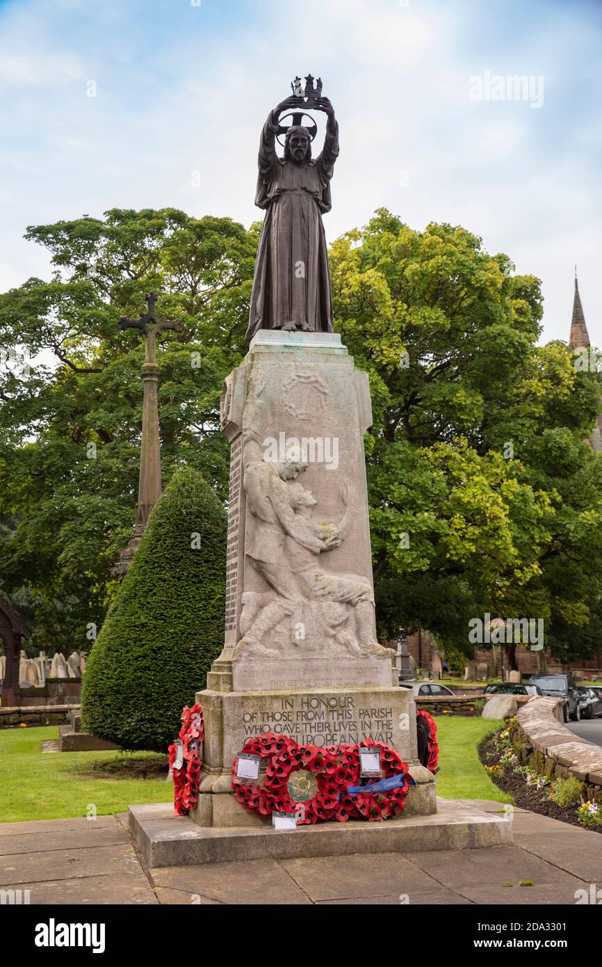 UK, England, Cheshire, Eastham, War Memorial on village green Stock