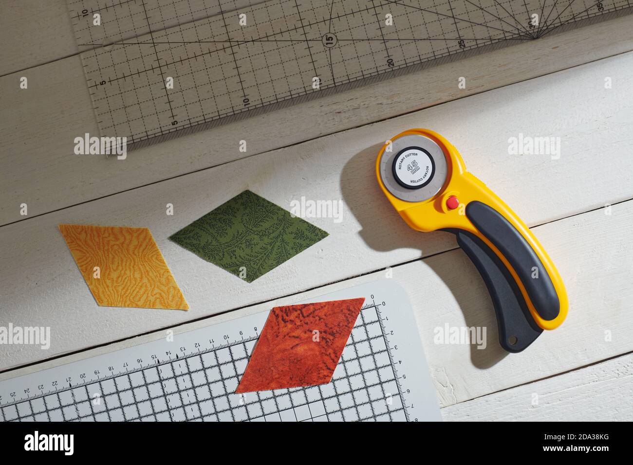 Cutting mat ruler hires stock photography and images Alamy